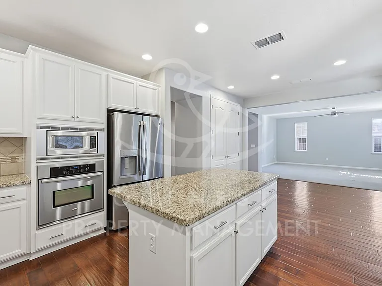 611 Open Range Ln — Photo 12