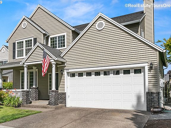 2nd image of 2296 NE 11th Ave