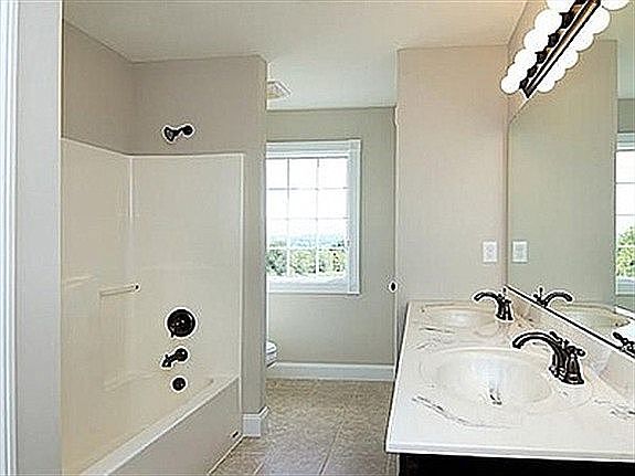Upstairs hall bathroom