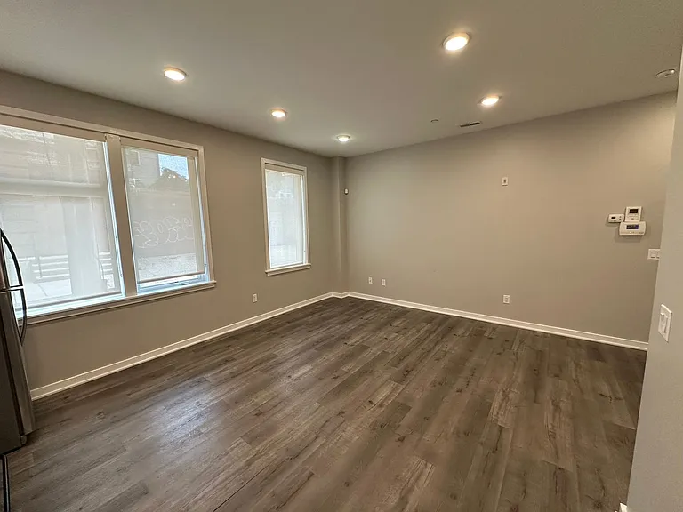 1636-54 W Flora Street — Photo 33