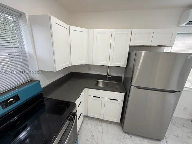 1909 Plunkett St #1-4 — Photo 7