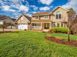 4692 Shadyside Ln, Morgantown, WV 26508