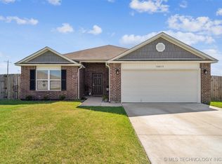 10019 E 107th Pl N, Owasso, OK 74055