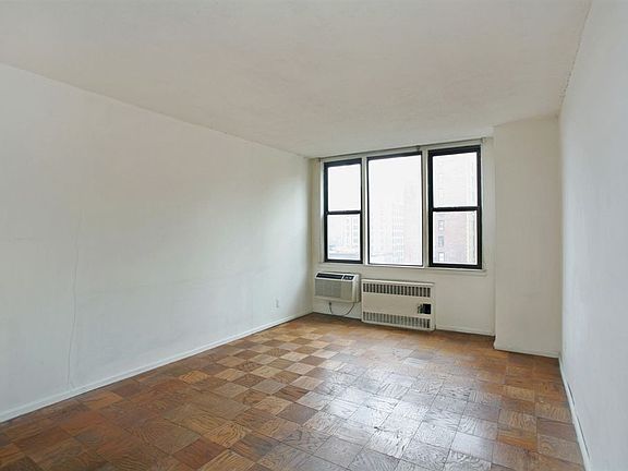 5th image of 200 W 79th St APT 10N