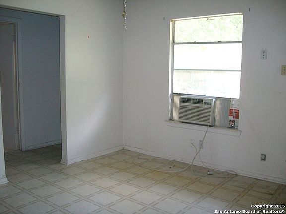 3rd image of 5819 Castle Lk