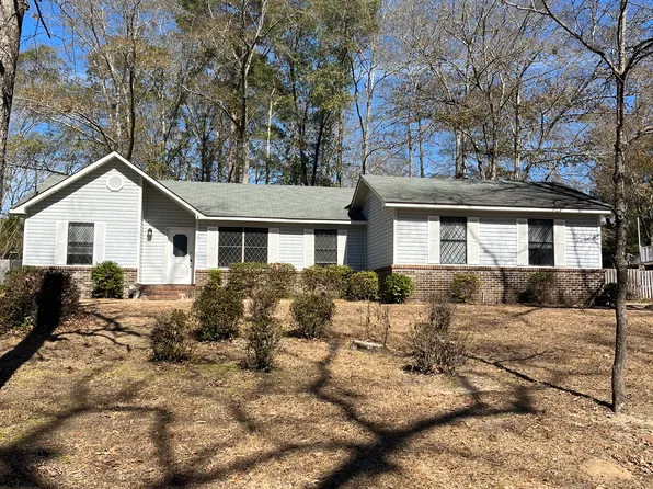 2104 Shadybrook Ln, Dothan, AL 36303