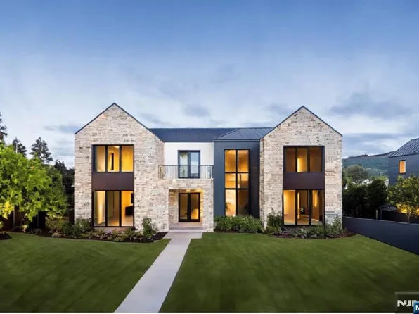 148 Demarest Ave, Englewood Cliffs, NJ 07632