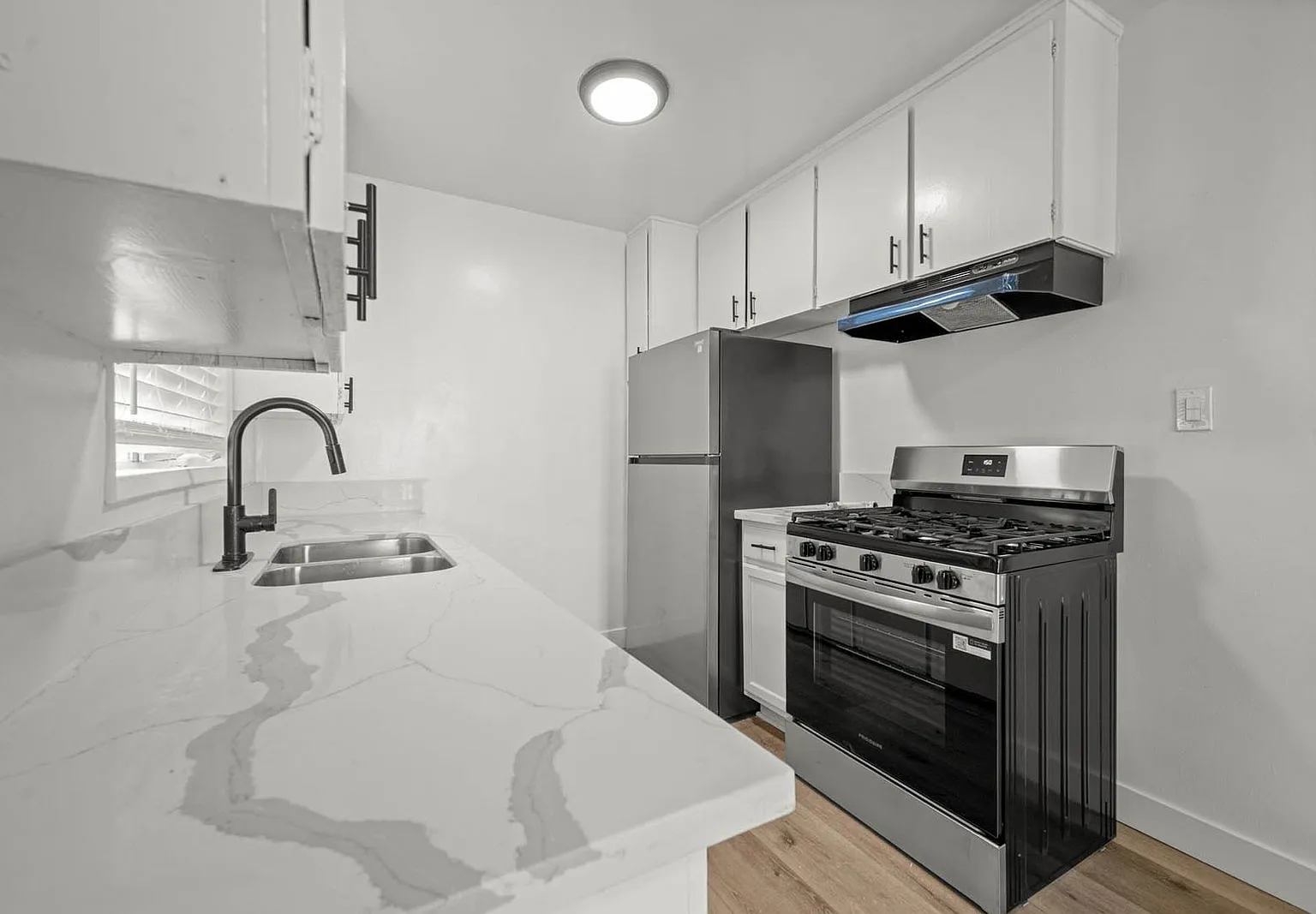 1 bed, 1.0 bath, 700 sqft, $1,459 — Photo 1