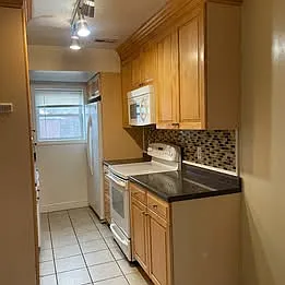 172 Newton Street - 6 — Photo 1