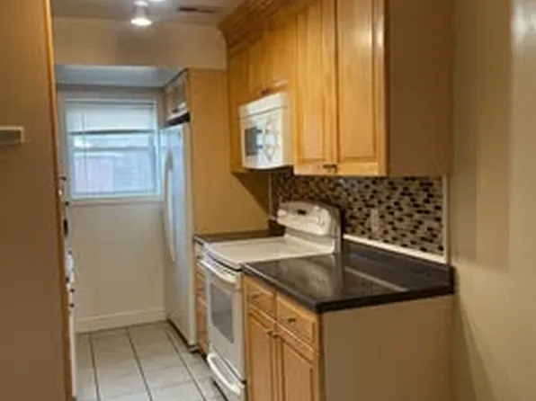 172 Newton St APT 6, Brighton, MA 02135