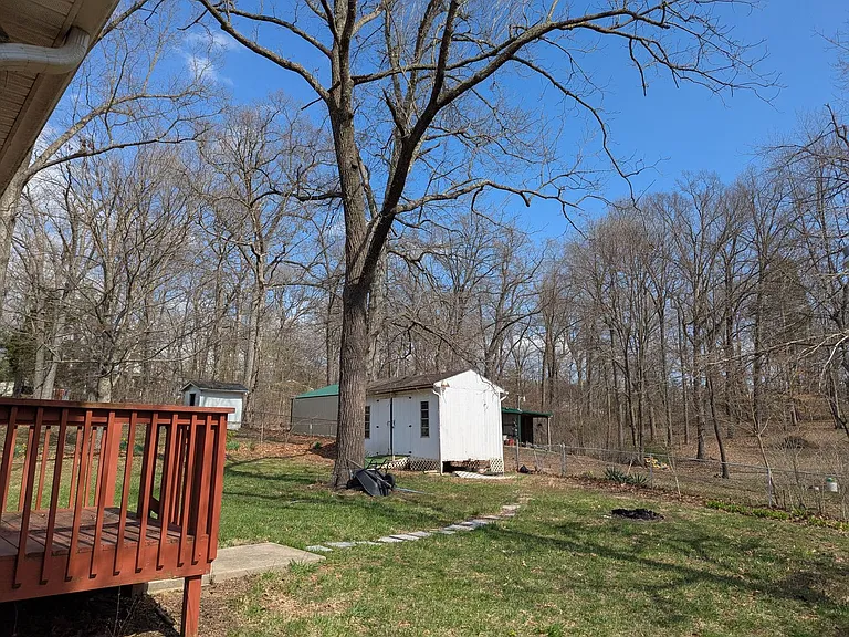 398 Pinewood Dr — Photo 16