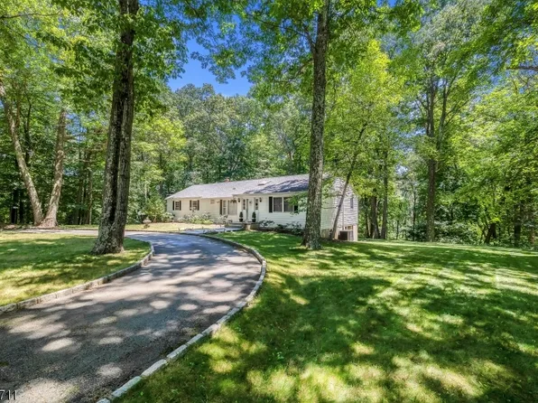 21 Cliffwood Rd, Chester Twp., NJ 07930