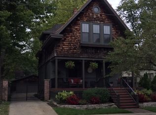 204 S State St, Bloomington, IL 61701