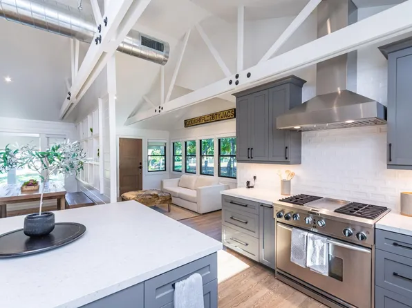 (undisclosed Address), Napa, CA 94558