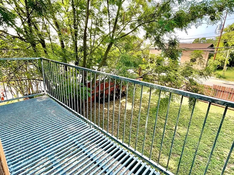 1226 N Lbj Dr #3 — Photo 16
