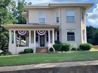 305 College St, Gleason, TN 38229