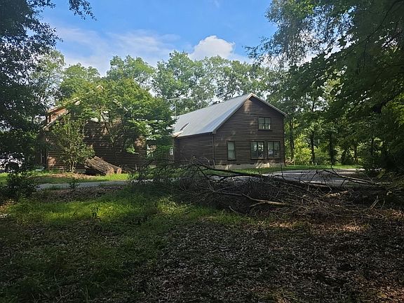 2nd image of 595 Rum Creek Rd