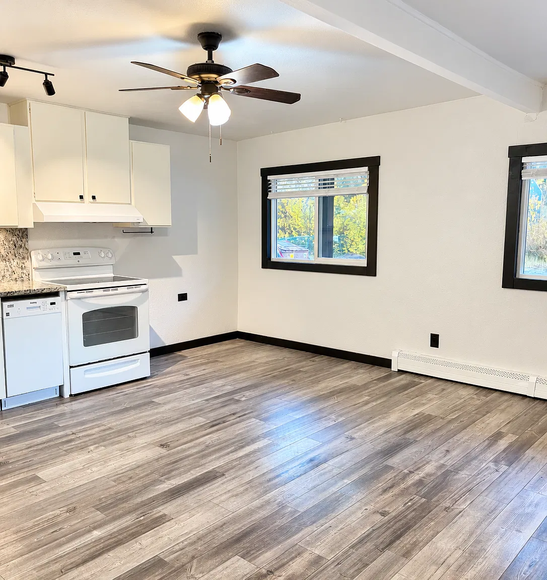 Studio, 400 sqft, $1,375 — Photo 1