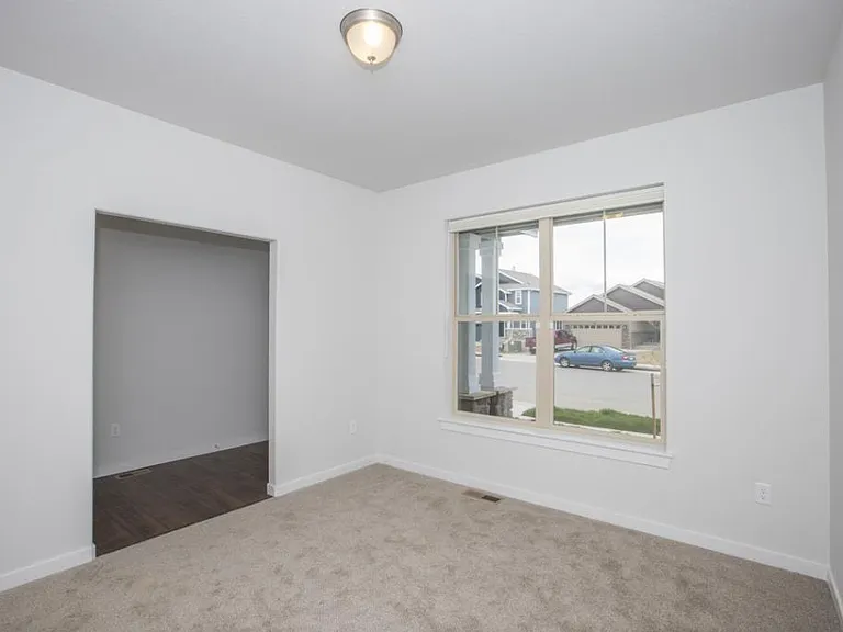 715 Lene Ln — Photo 15