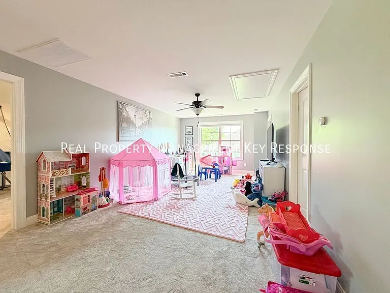 140 Houghland St — Photo 15