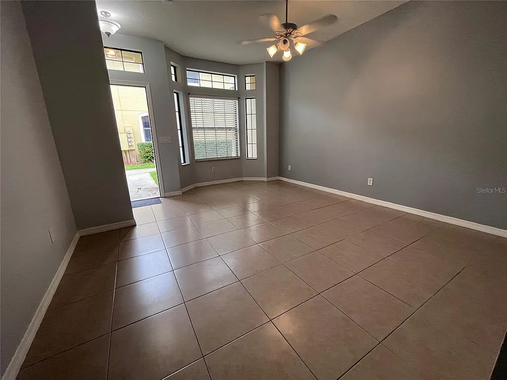 Building Photo - 6007 Scotchwood Gln #31