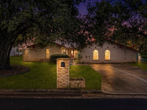133 Chaparral St, San Marcos, TX 78666