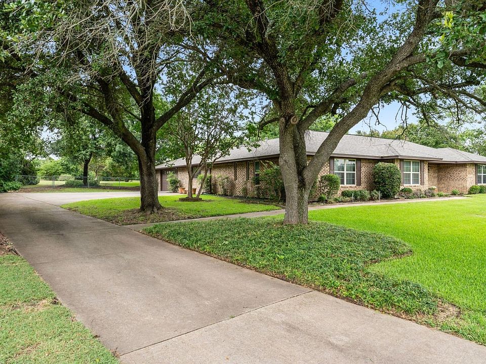 1st image of 331 Windy Meadow Dr