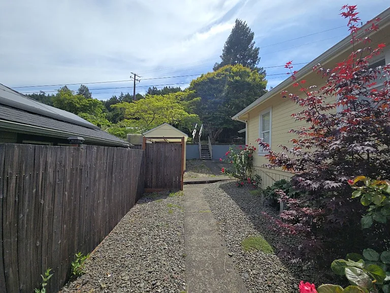 526 B St — Photo 18