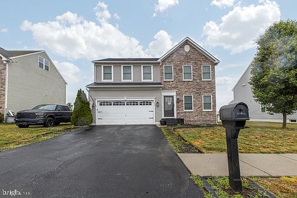 1st image of 375 Delaware River Dr