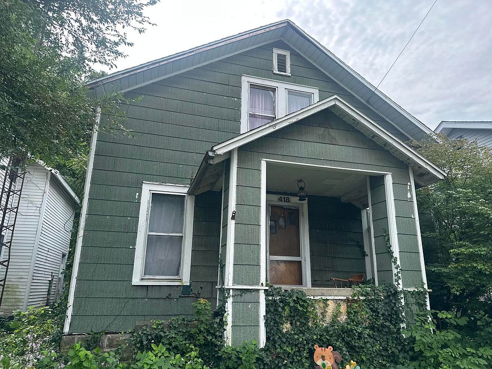 1st image of 418 W Main St