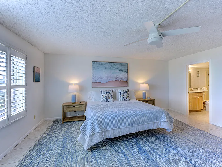 2571 NE Ocean Blvd #104 — Photo 13