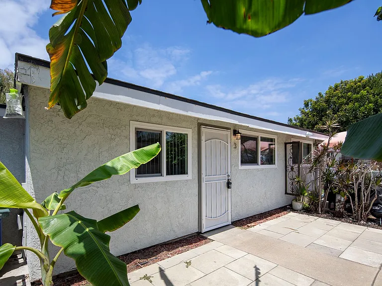 5081 Lotus St — Photo 2