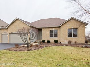 320 Prairieview Dr, Oswego, IL 60543