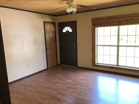 5th image of 611 W Camp Ave