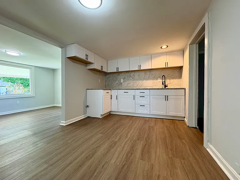 6907 Sylvania 4 Rd — Photo 5