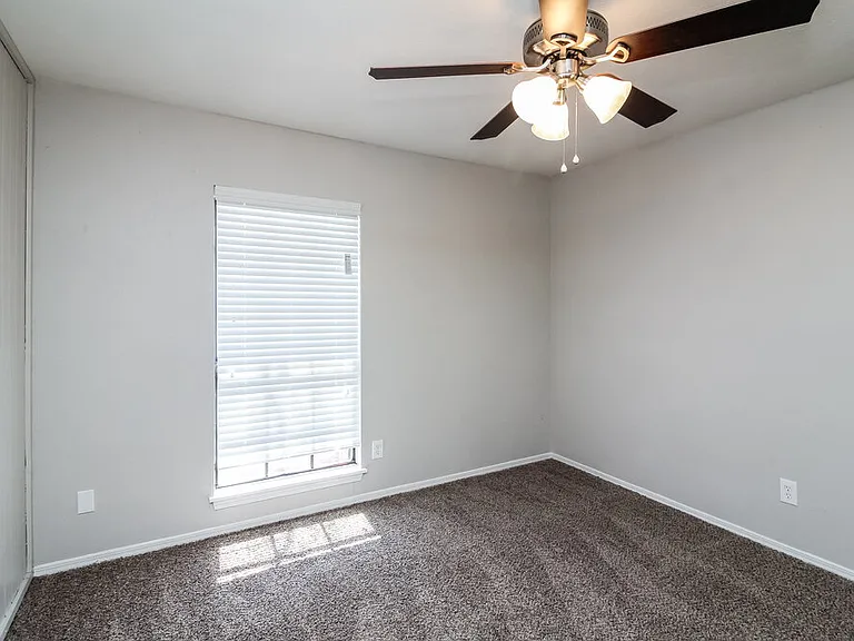 454 Kenya St — Photo 14