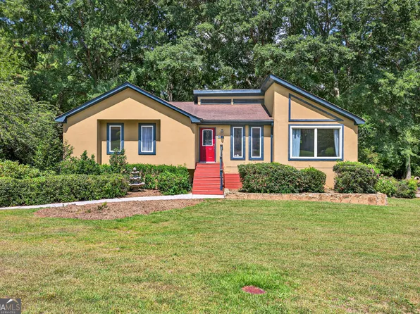 415 Spruce Ln, Monroe, GA 30655