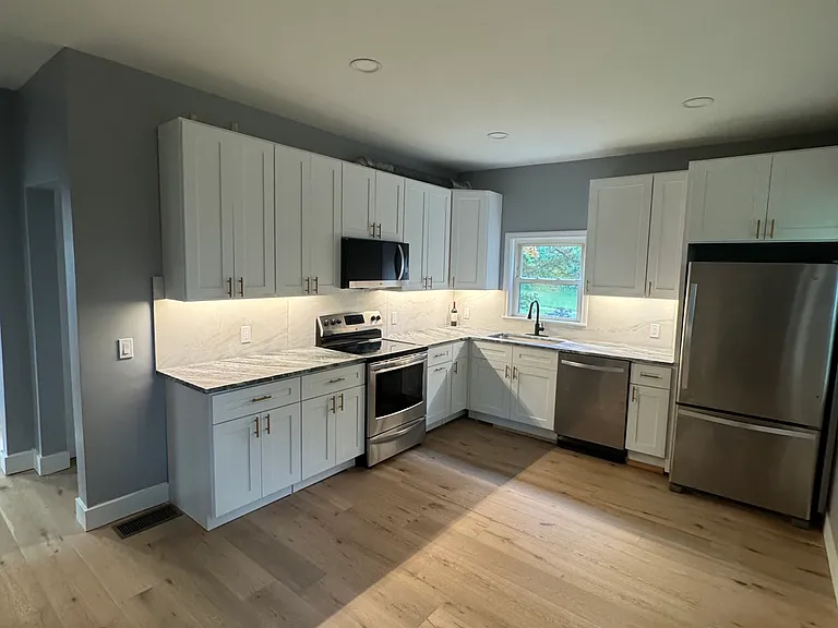 706 W Main St #1 — Photo 8