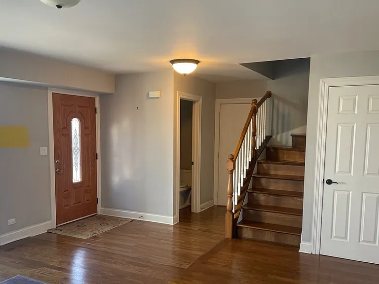 836 Benridge Ct — Photo 2
