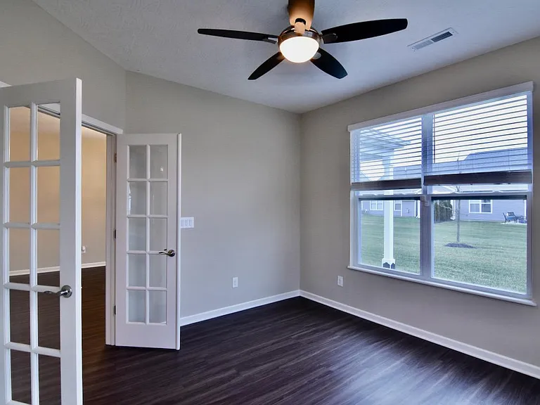 164 Broadmoore Blvd — Photo 23