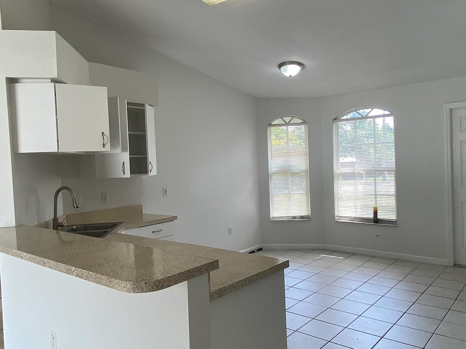 3 bed, 1441 sqft, $2,400 — Photo 3