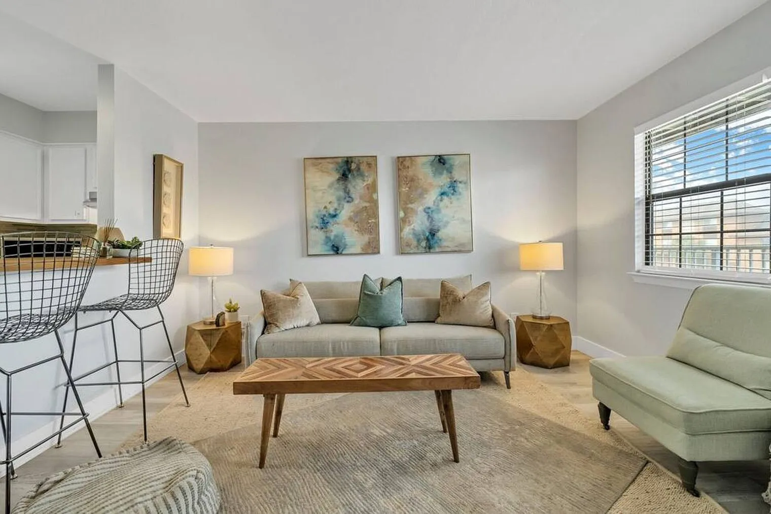 1 bed, 1.0 bath, 6458 sqft, $1,625 — Photo 3
