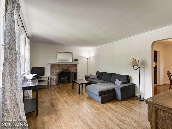 4th image of 2905 School St