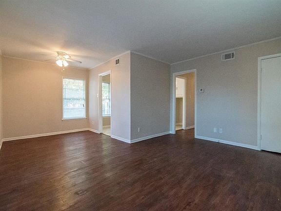 3rd image of 10423 Dunaway Dr
