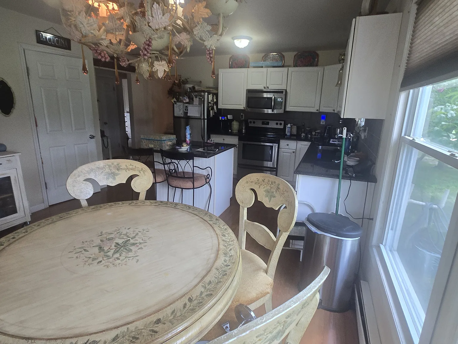 2 bed, 1232 sqft, $2,350 — Photo 3