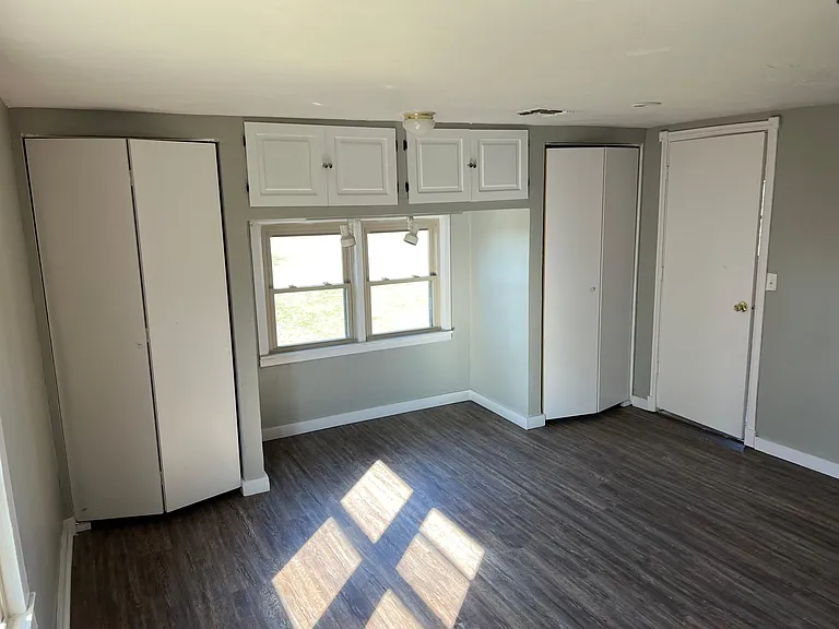 202 W 5th St — Photo 5