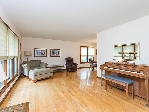 5th image of 6286 Lakewood Dr
