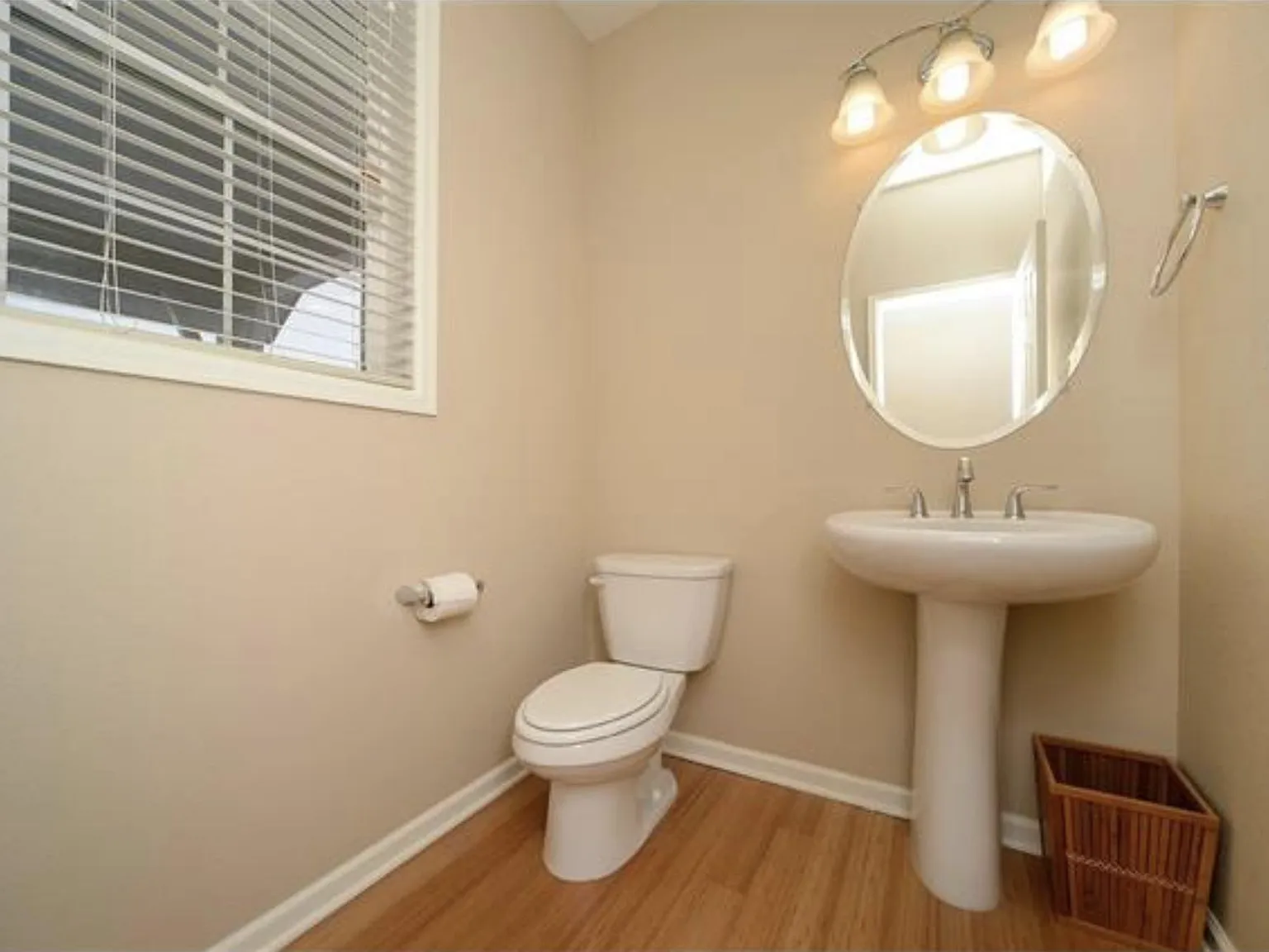 768 Graham Cir — Photo 4