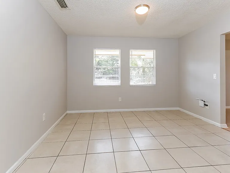 200 Perry Ave — Photo 7
