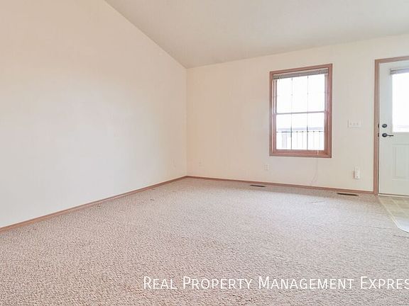 5th image of 801 E Ryan Dr #1